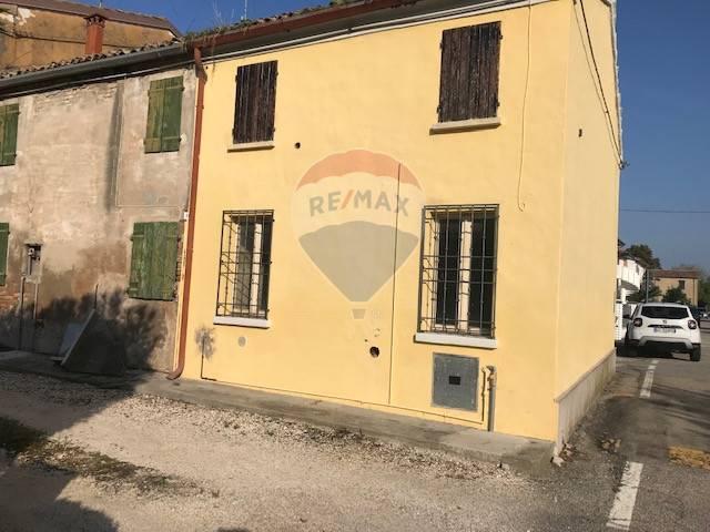 appartamento in vendita ad Ostellato in zona Rovereto