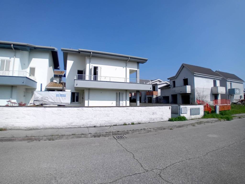 casa indipendente in vendita ad Ostellato in zona San Giovanni