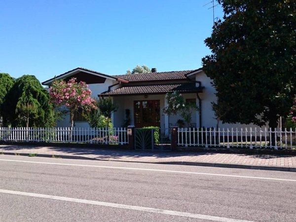 casa indipendente in vendita ad Ostellato in zona San Giovanni