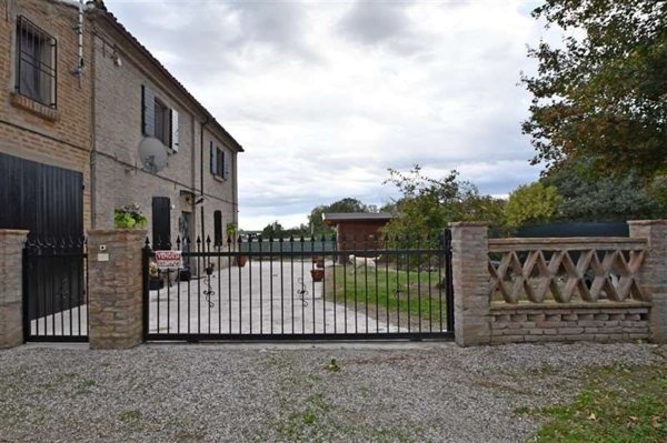 appartamento in vendita ad Ostellato in zona Rovereto