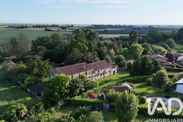 casa indipendente in vendita ad Ostellato in zona Rovereto