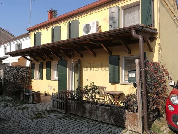 appartamento in vendita ad Ostellato in zona Medelana