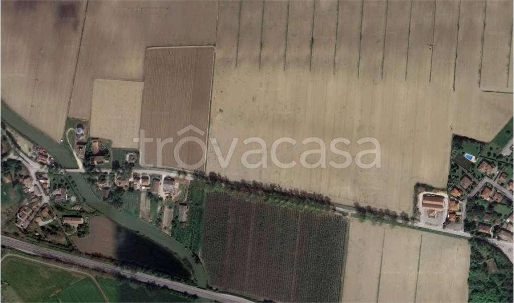 casa indipendente in vendita ad Ostellato in zona Rovereto