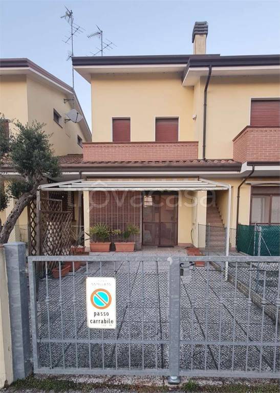 casa indipendente in vendita ad Ostellato