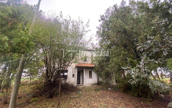 casa indipendente in vendita ad Ostellato in zona San Giovanni