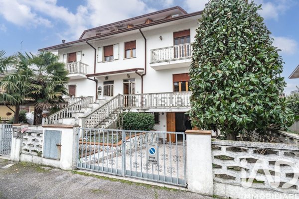 casa indipendente in vendita ad Ostellato in zona San Giovanni