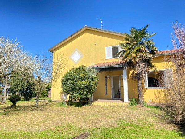 casa indipendente in vendita ad Ostellato in zona San Giovanni
