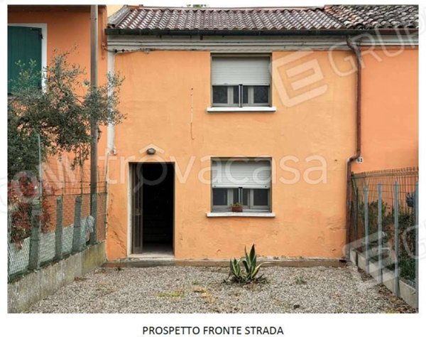 casa indipendente in vendita ad Ostellato in zona Dogato