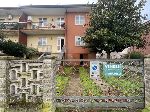 casa indipendente in vendita ad Ostellato in zona Dogato