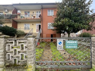 casa indipendente in vendita ad Ostellato in zona Dogato