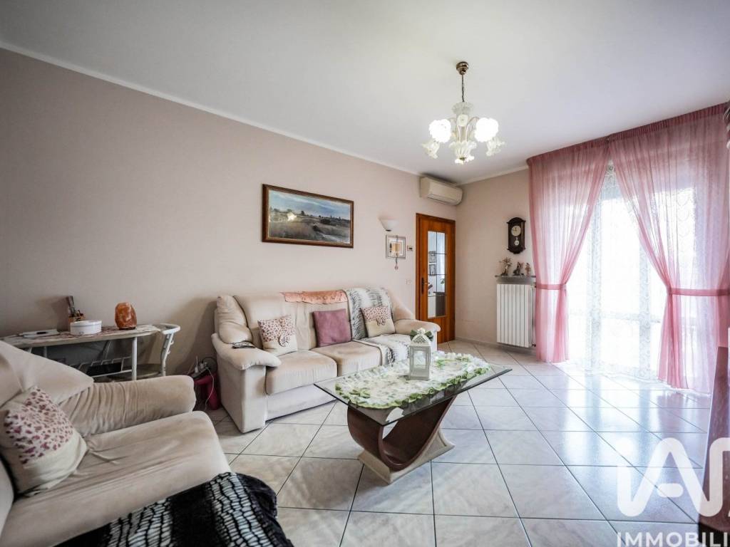 casa indipendente in vendita ad Ostellato in zona San Giovanni