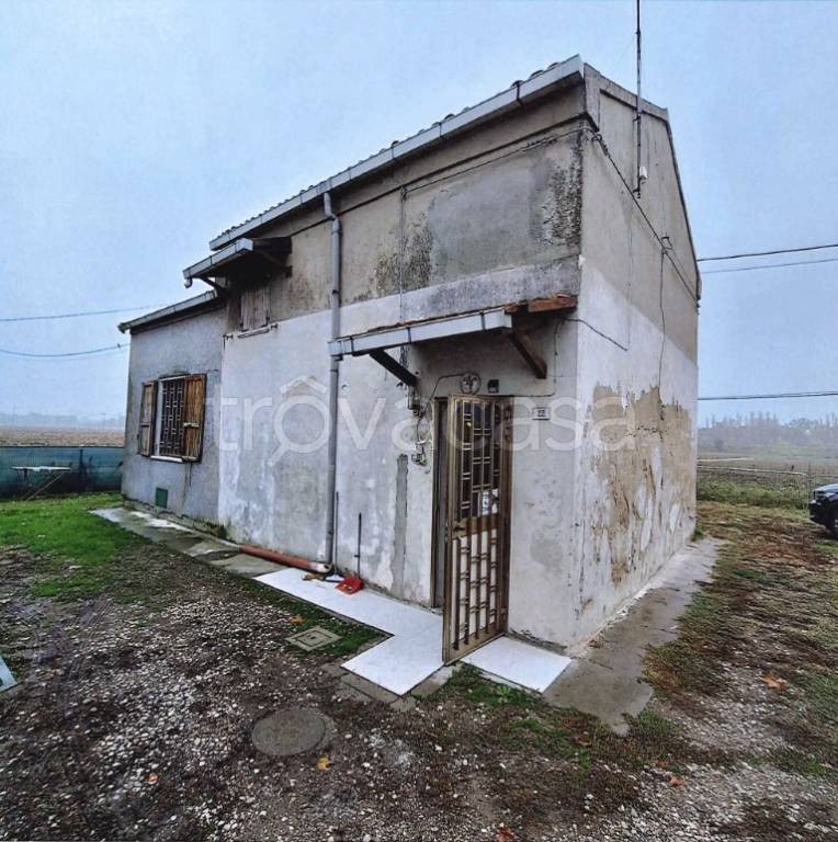 casa indipendente in vendita ad Ostellato in zona San Giovanni