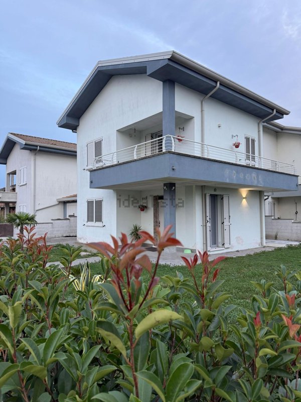 casa indipendente in vendita ad Ostellato in zona San Giovanni