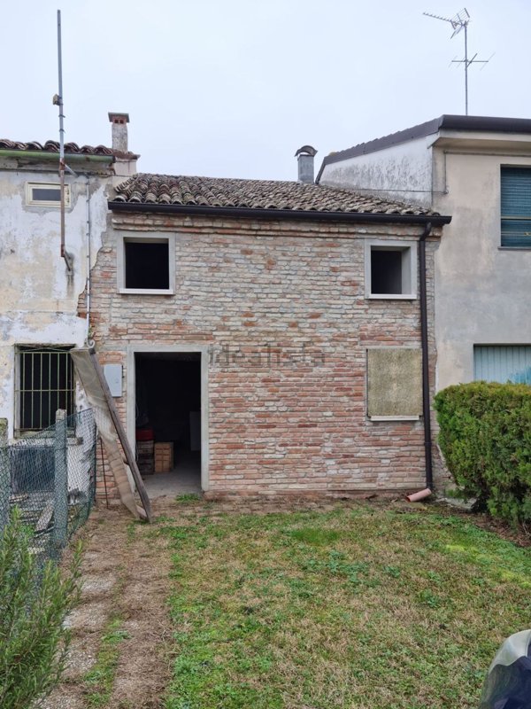 casa indipendente in vendita ad Ostellato