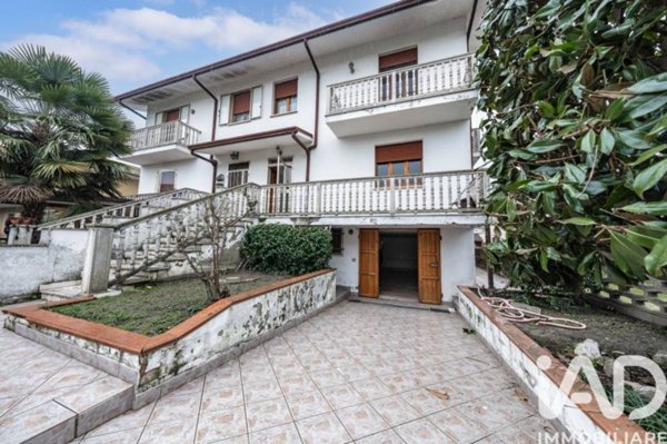 casa indipendente in vendita ad Ostellato in zona San Giovanni