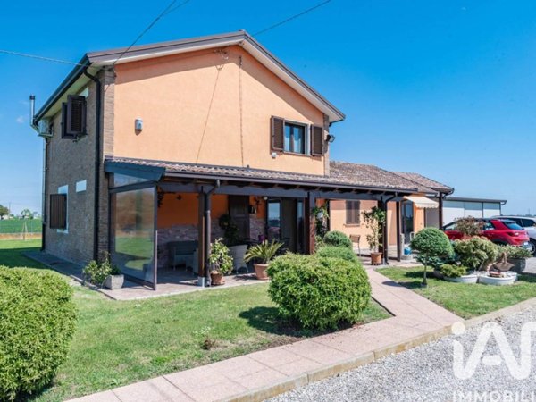 casa indipendente in vendita ad Ostellato in zona San Giovanni