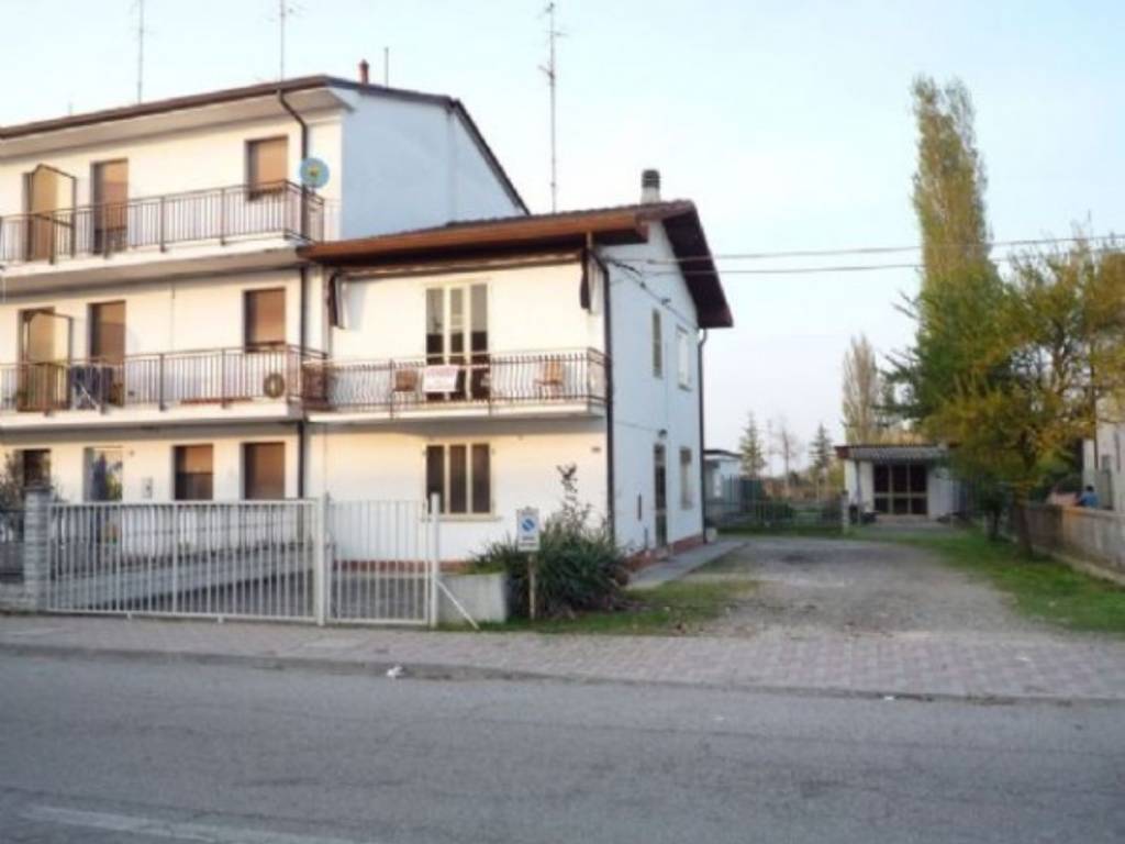 casa indipendente in vendita ad Ostellato in zona San Giovanni