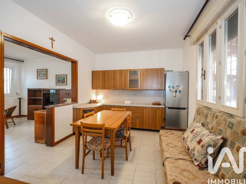 casa indipendente in vendita ad Ostellato in zona Rovereto