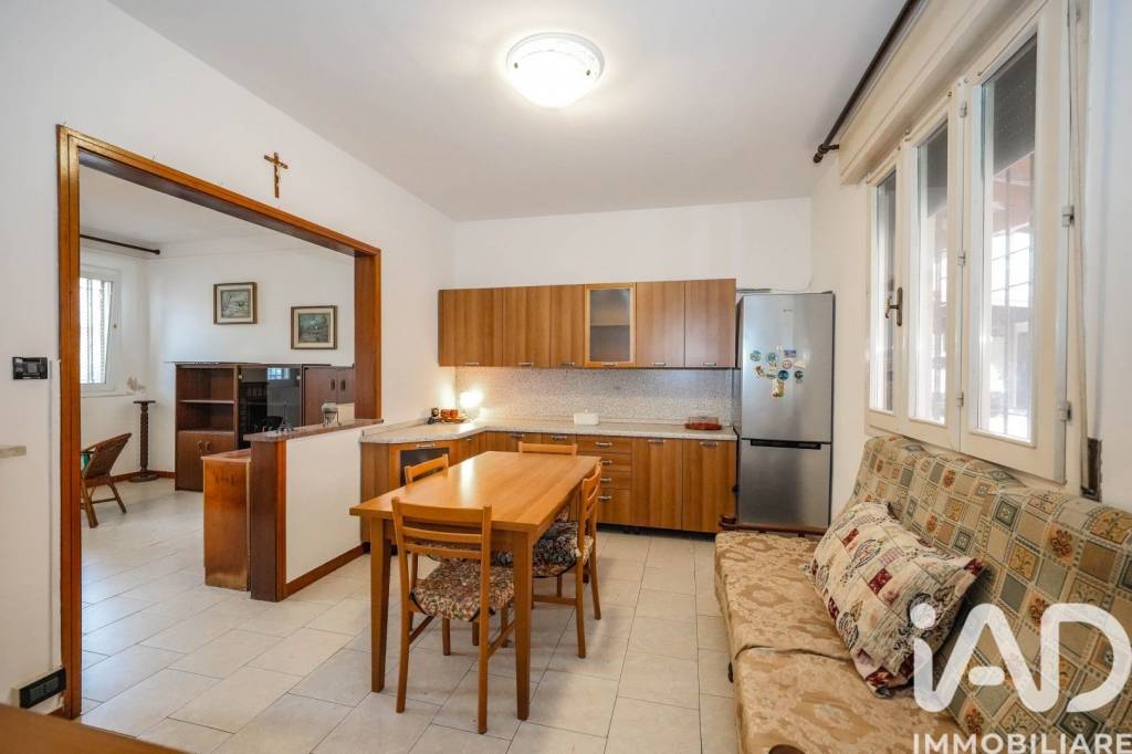 casa indipendente in vendita ad Ostellato in zona Rovereto