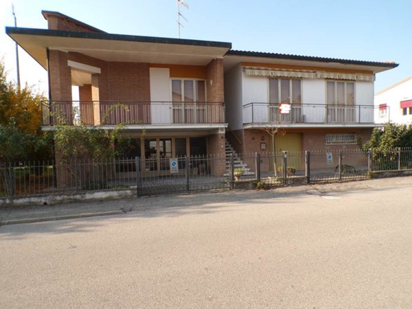 casa indipendente in vendita ad Ostellato in zona Campolungo