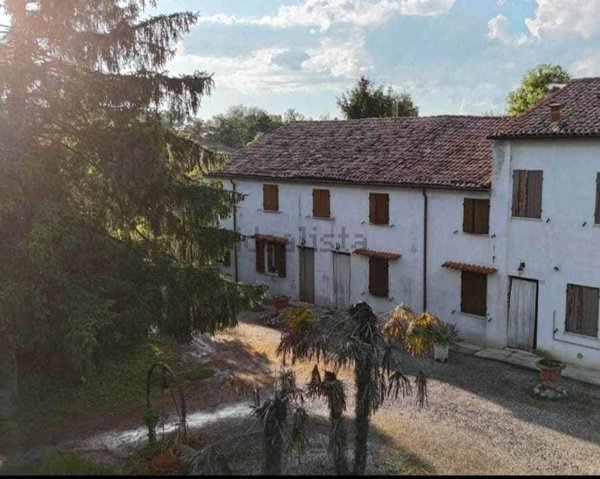 casale in vendita ad Ostellato