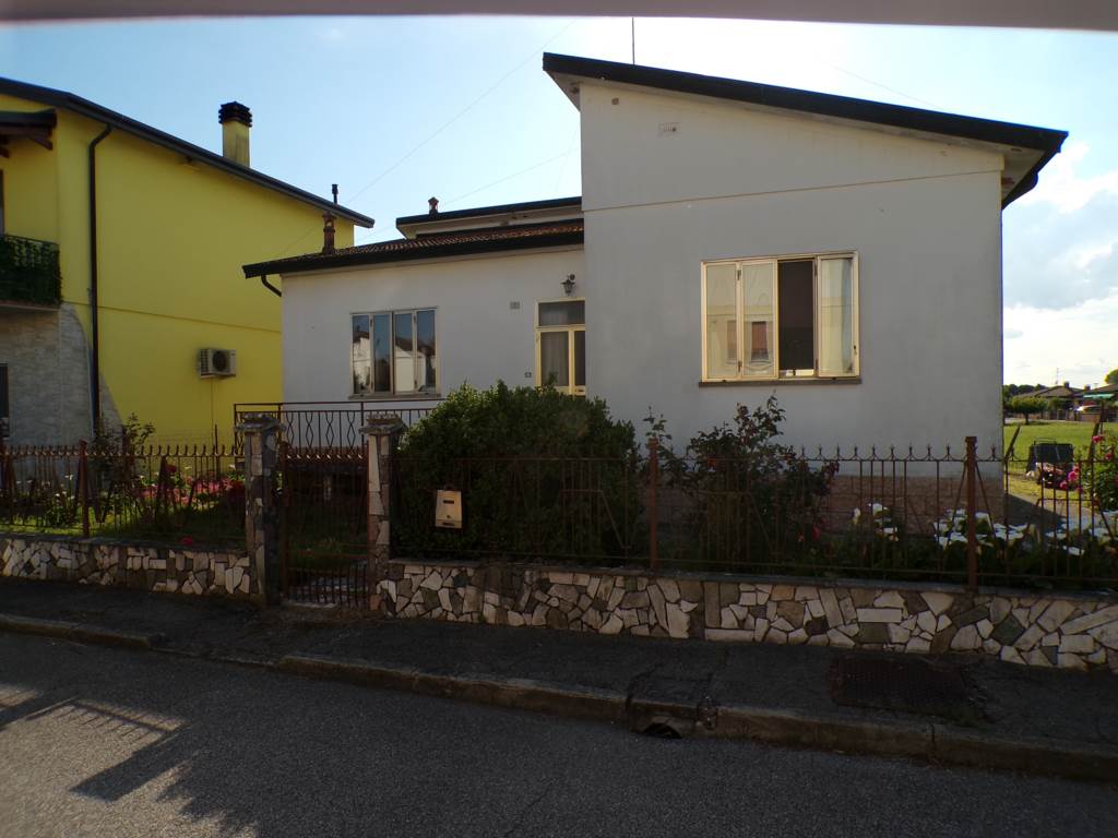 casa indipendente in vendita ad Ostellato