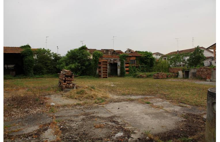 terreno edificabile in vendita ad Ostellato