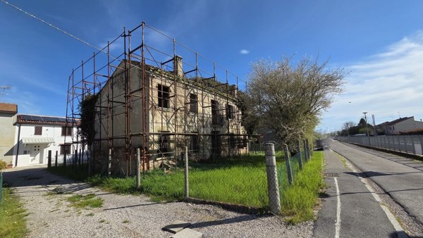 intera palazzina in vendita ad Ostellato