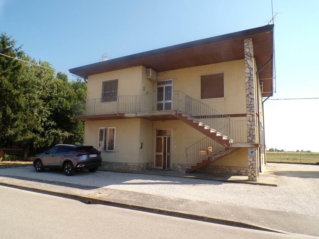 appartamento in vendita ad Ostellato in zona Dogato
