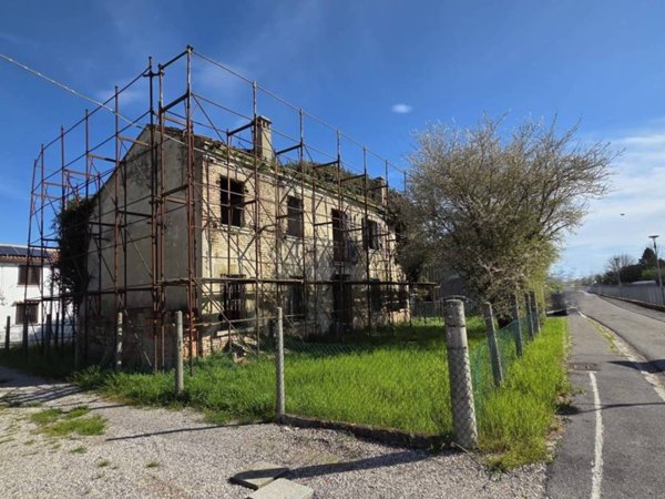 intera palazzina in vendita ad Ostellato