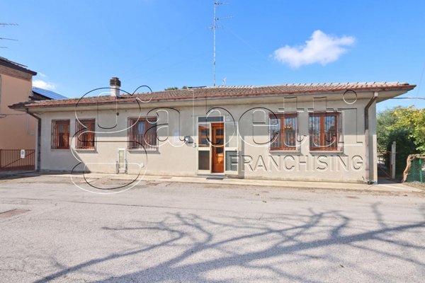 casa indipendente in vendita ad Ostellato in zona Medelana