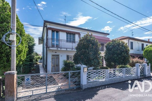 casa indipendente in vendita ad Ostellato in zona San Giovanni