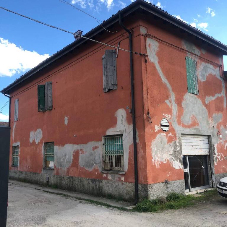 locale commerciale in vendita a Poggio Renatico in zona Chiesa Nuova
