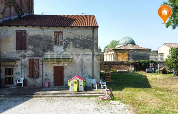 locale commerciale in vendita a Poggio Renatico
