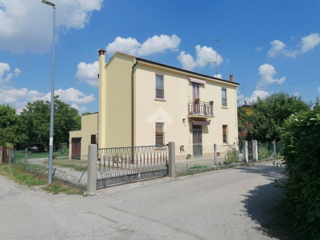 casa indipendente in vendita a Poggio Renatico in zona Gallo