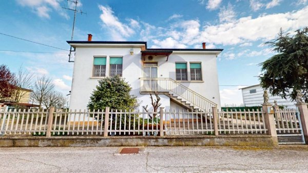 casa indipendente in vendita a Poggio Renatico in zona Madonna Boschi