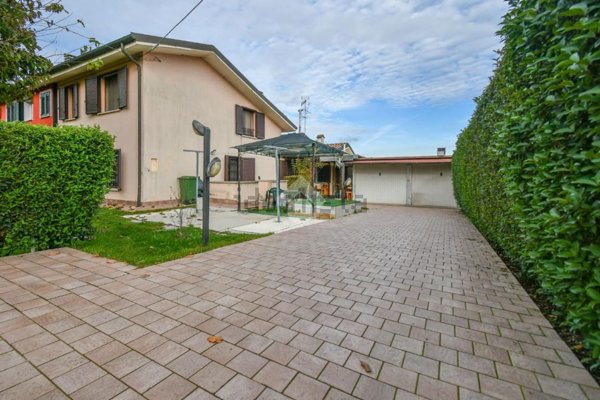 casa indipendente in vendita a Poggio Renatico in zona Gallo