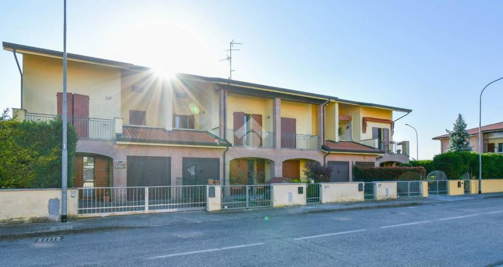 casa indipendente in vendita a Poggio Renatico in zona Gallo