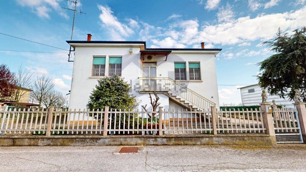 casa indipendente in vendita a Poggio Renatico in zona Madonna Boschi