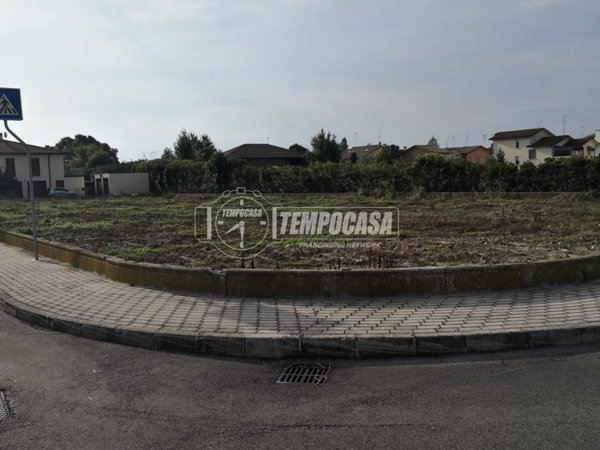 terreno edificabile in vendita a Poggio Renatico in zona Gallo