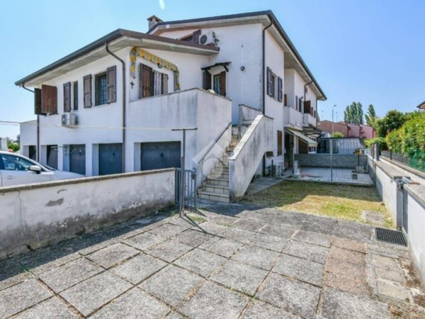casa indipendente in vendita a Poggio Renatico in zona Gallo