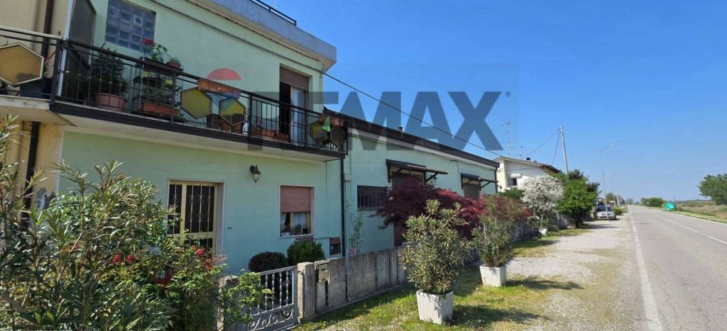 casa indipendente in vendita a Poggio Renatico in zona Gallo