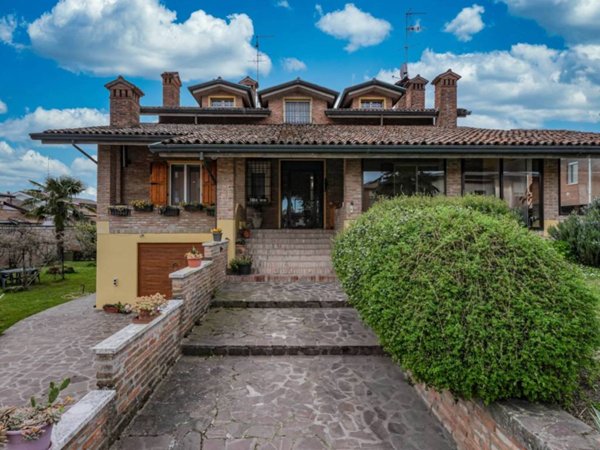 casa indipendente in vendita a Portomaggiore