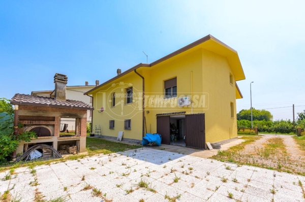 casa indipendente in vendita a Portomaggiore in zona Quartiere