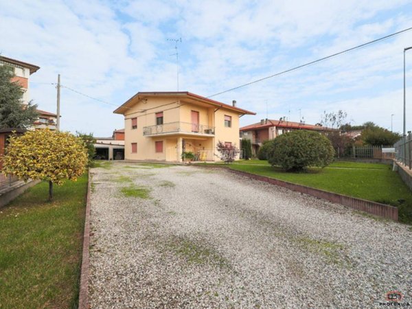 casa indipendente in vendita a Portomaggiore