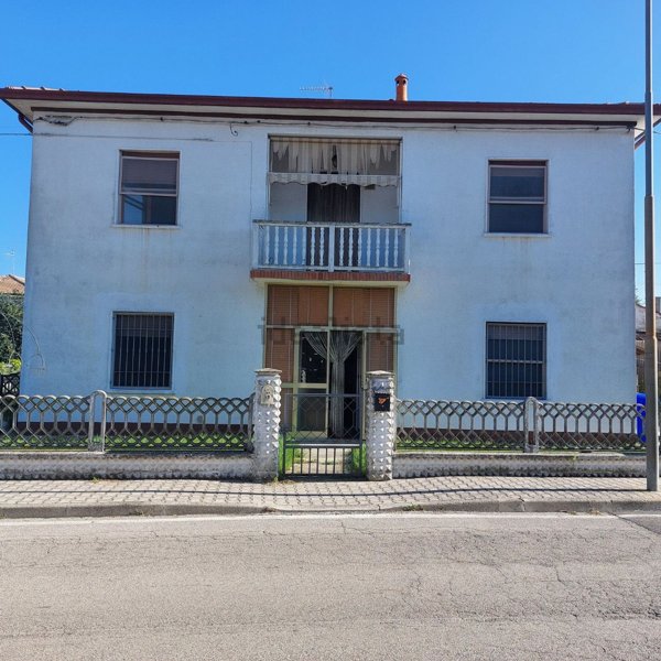 casa indipendente in vendita a Portomaggiore in zona Gambulaga