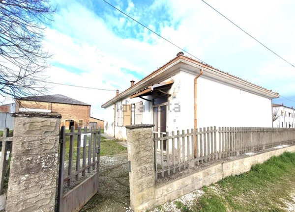 casa indipendente in vendita a Portomaggiore in zona Quartiere