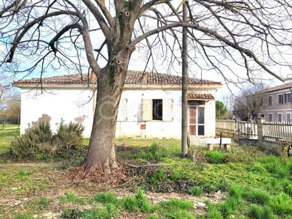 casa indipendente in vendita a Portomaggiore in zona Quartiere