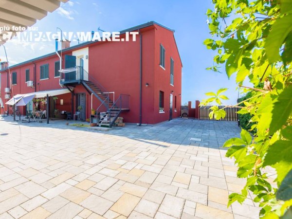 casa indipendente in vendita a Portomaggiore
