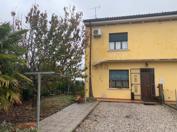 appartamento in vendita a Portomaggiore in zona Ripapersico